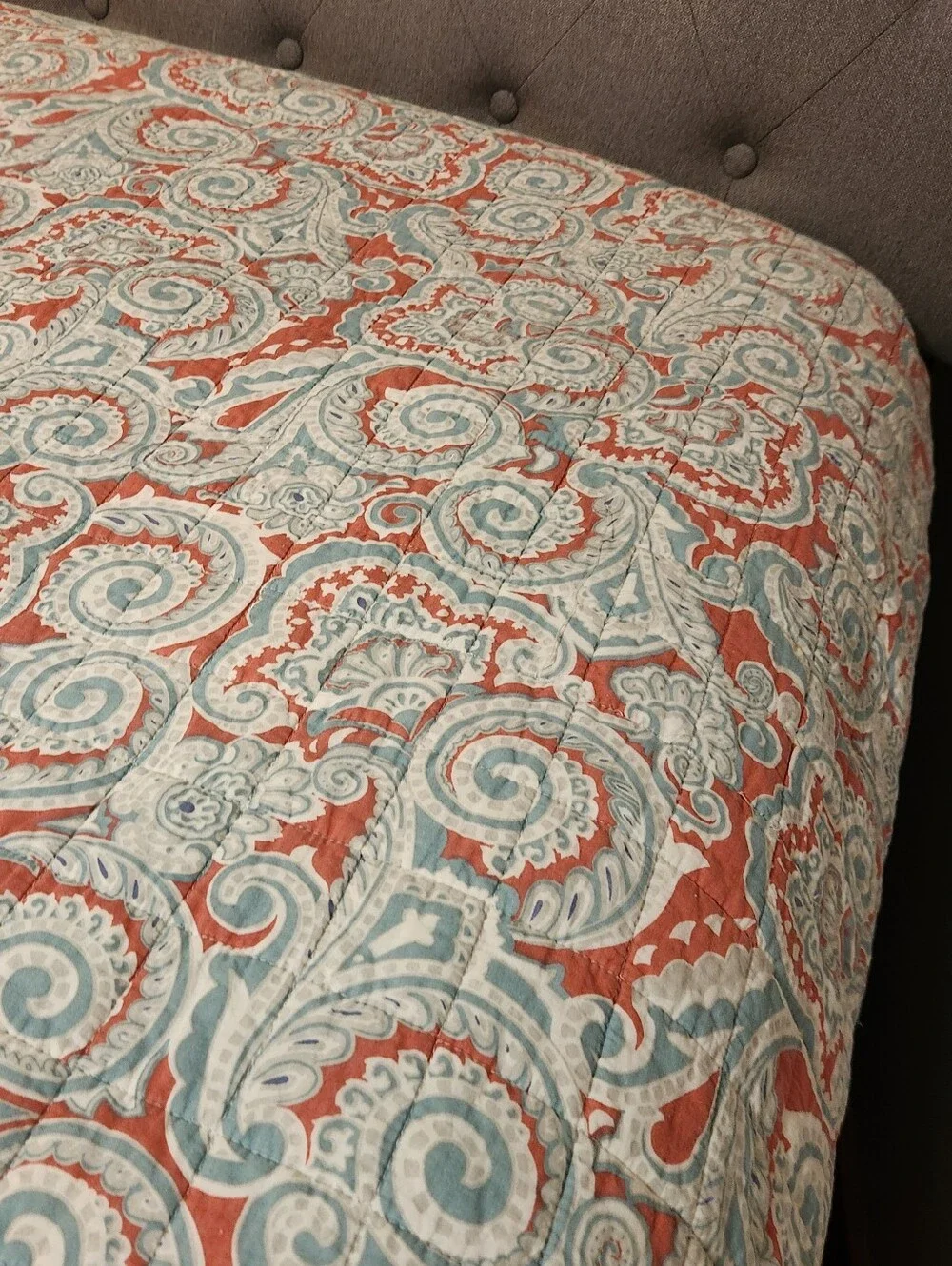 Beautiful Paisley Print Queen Size Quilt